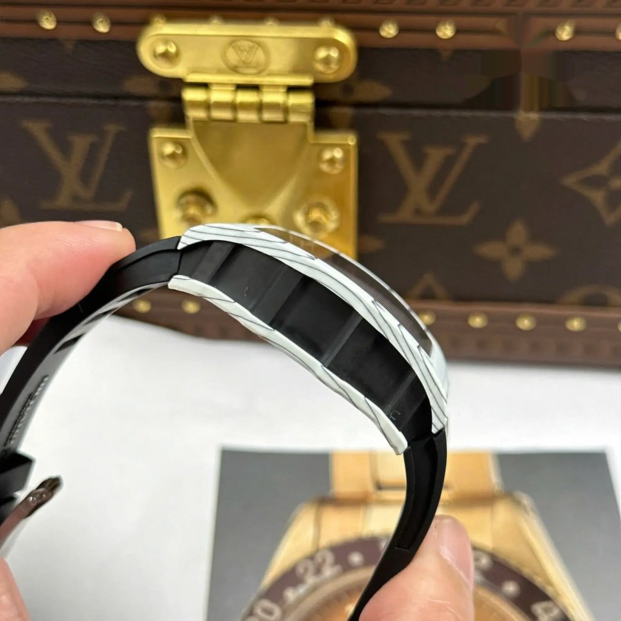 Erschwingliche Replica Uhr: Richard Mille RM 35-01 Rafael Nadal, weiß, Carbon TPT, limitierte Edition, ZF V3 49,94 mm X 44,5 mm – Bild 9