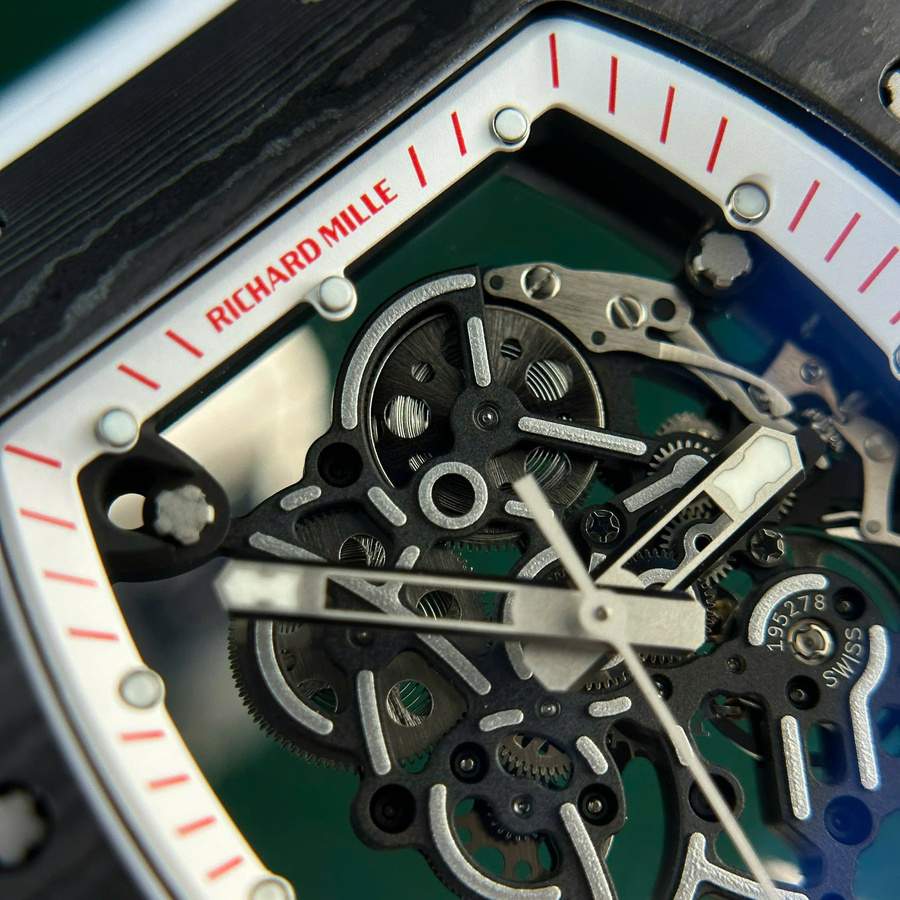 Ansprechende Replica Uhr: Richard Mille RM 055 Bubba Watson, Carbonfaser, weiß, 42.7 × 49,9 mm – Bild 5