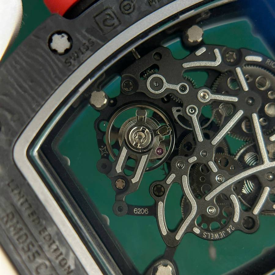 Ansprechende Replica Uhr: Richard Mille RM 055 Bubba Watson, Carbonfaser, weiß, 42.7 × 49,9 mm – Bild 8