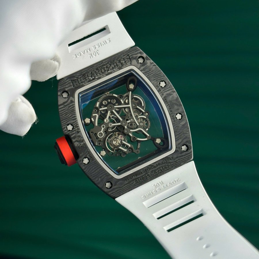 Ansprechende Replica Uhr: Richard Mille RM 055 Bubba Watson, Carbonfaser, weiß, 42.7 × 49,9 mm – Bild 9