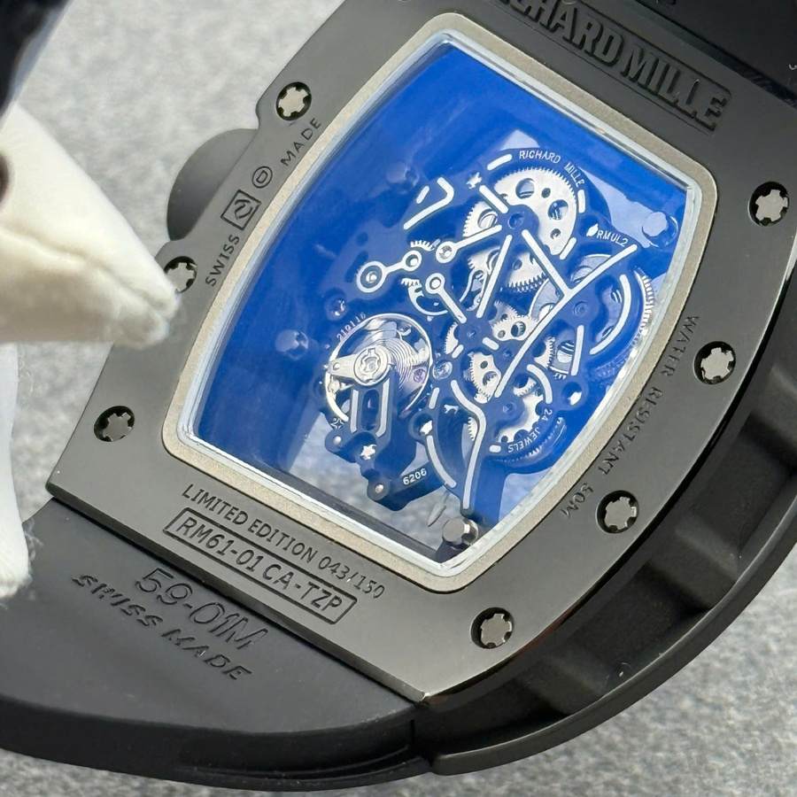 Fesselnde Replica Uhr: Richard Mille RM 61-01 Yohan Blake, ganz in Schwarz, Sonderanfertigung, Vaucher-Uhrwerk, 42,7 mm X 50,23 mm – Bild 8