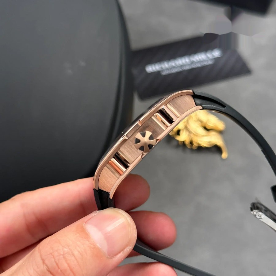 Exquisite Replica Uhr: Richard Mille RM 67-01, Roségold, Automatik, extraflach, Kautschukarmband, 38,7 mm X 47,5 mm – Bild 11