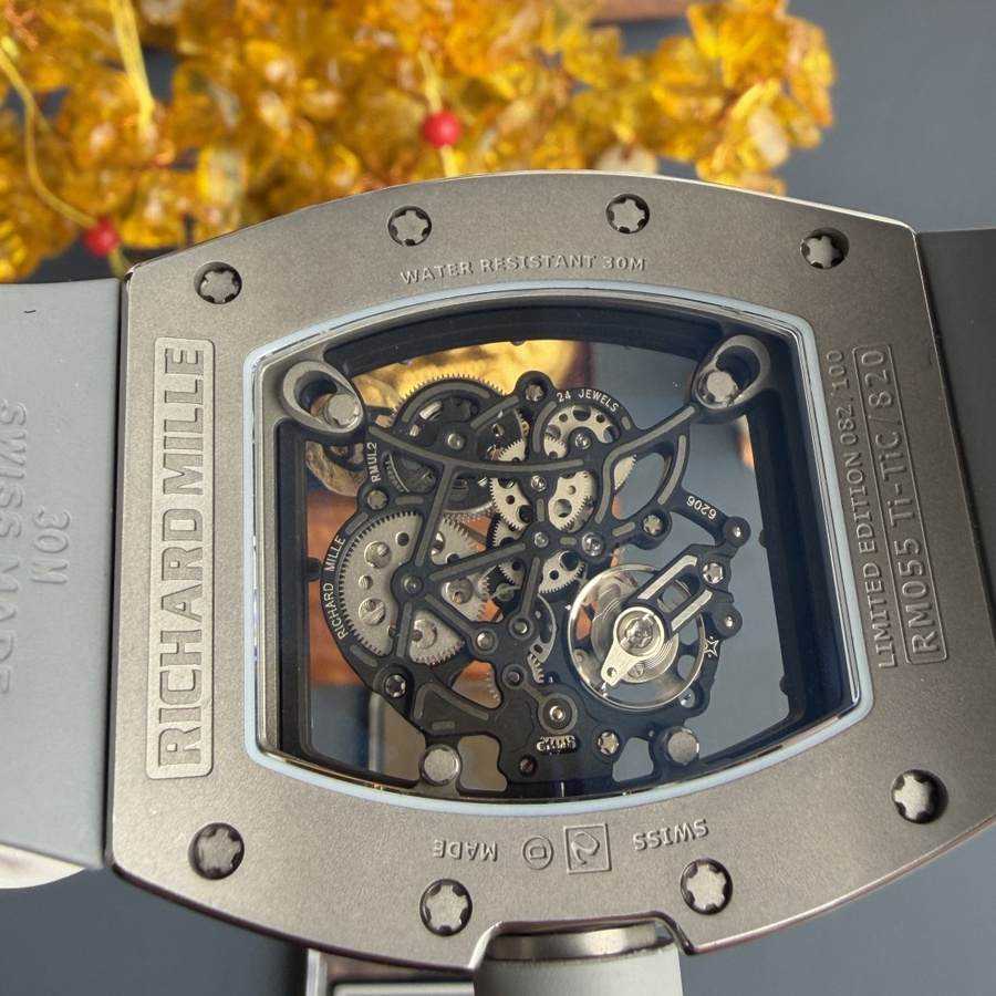 Sagenhafte Replica Uhr: Richard Mille RM 055, ganz in Grau, Boutique, Edition, Vaucher-Uhrwerk, 42.7 × 49,9 mm – Bild 8