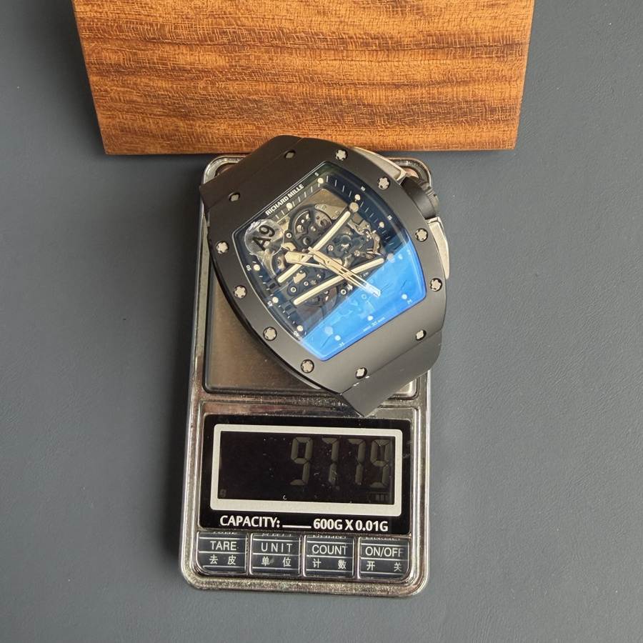 Faszinierende Replica Uhr: Richard Mille RM 61-01 Yohan Blake, ganz in Schwarz, Vaucher-Uhrwerk, 42,7 mm X 50,23 mm – Bild 11