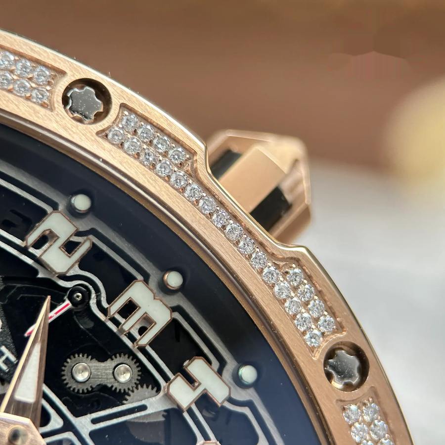 Luxuriös gestaltete Replica Uhr: Richard Mille RM67-01, Roségold, extraflach, mittlerer Steinbesatz, Moissanitbesatz, 38,7 mm X 47,5 mm – Bild 8