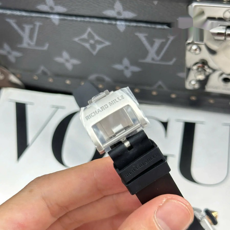 Luxuriös gestaltete Replica Damenuhr: Richard Mille RM 07-01 Lady, Diamanten, schwarz, Onyx, Zifferblatt, schwarzes Kautschukarmband, ZF 45.32 × 32,3 mm – Bild 10