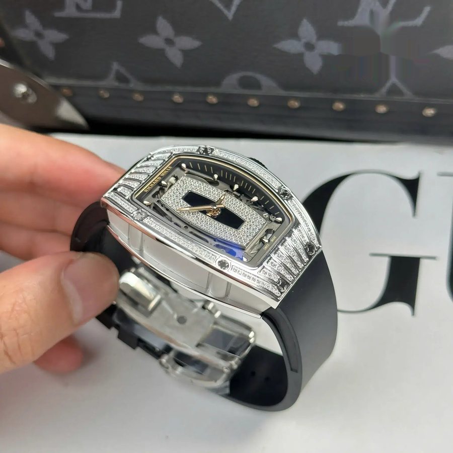 Neu eingetroffene Replica Uhr: Richard Mille RM 07-01, weiß, Gehäuse, mit, Zirkoniasteine, und, schwarz, Onyx, Zifferblatt, ZF 45.32 × 32,3 mm – Bild 5